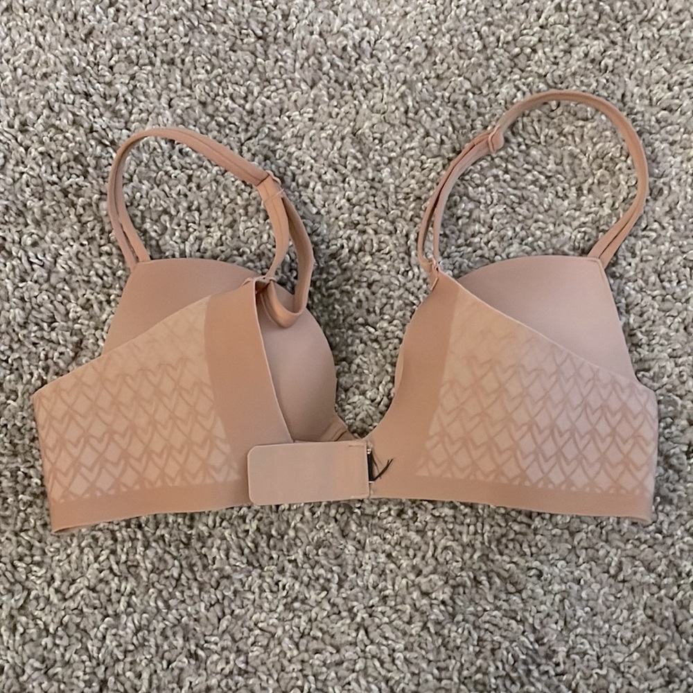 Victoria’s Secret Brilliant Blush Push-Up Bra - Picture 4 of 5